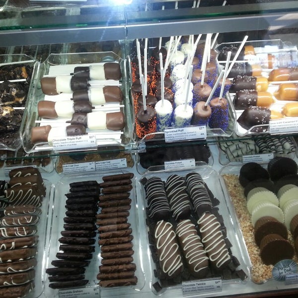 5/30/2014에 William C.님이 Kilwins Chocolates &amp; Ice Cream에서 찍은 사진