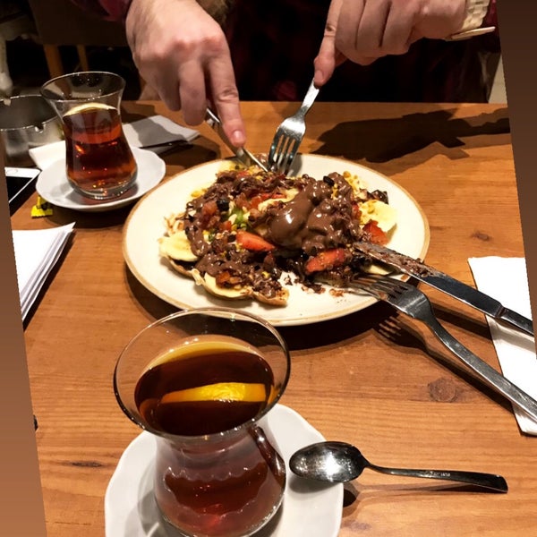1/19/2019 tarihinde PelinSu B.ziyaretçi tarafından Waffle House Cafe'de çekilen fotoğraf