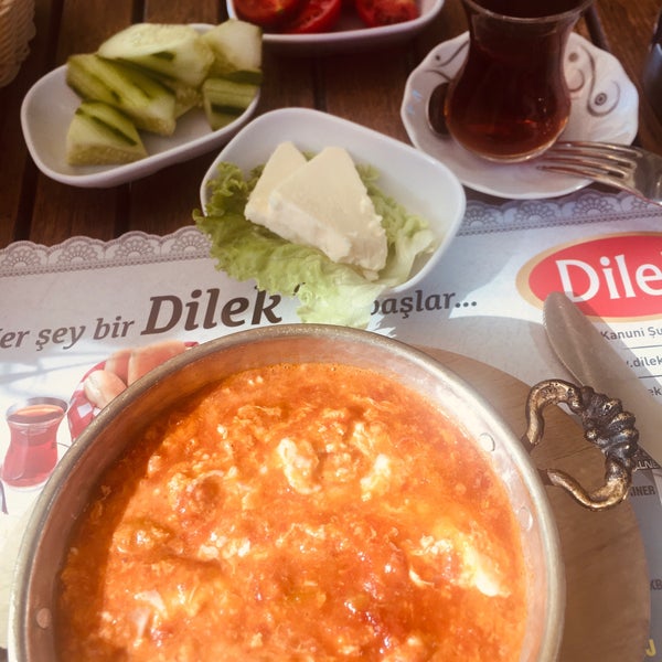 Foto diambil di Dilek Pasta Cafe &amp; Restaurant Halkalı Kanuni oleh G E. pada 8/29/2020