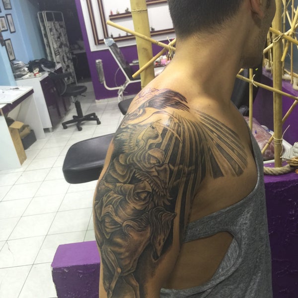 Photo taken at Dreamer Tattoo by Oğuz D. on 6/19/2015