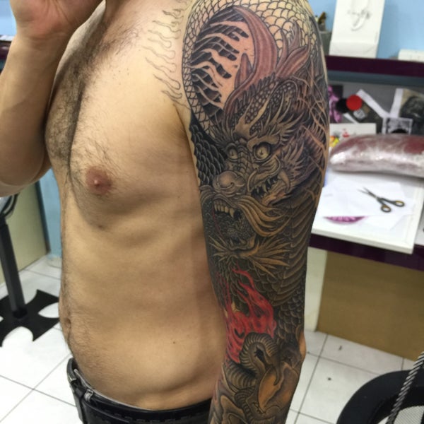 Foto diambil di Dreamer Tattoo oleh Oğuz D. pada 5/29/2016