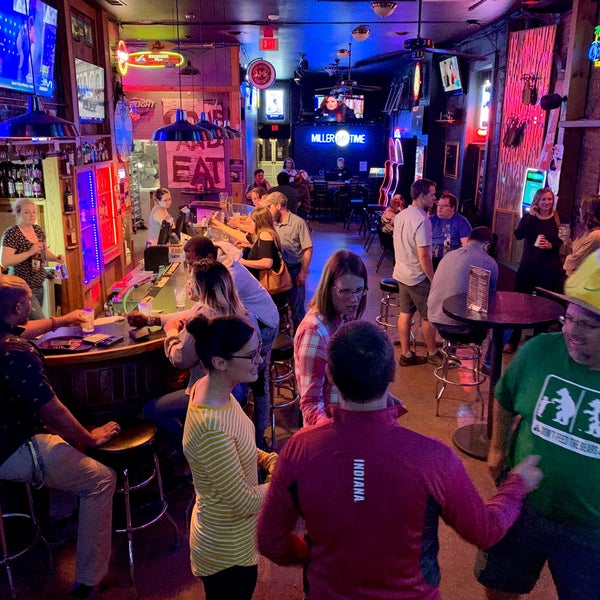 Sledster's Food & Brew 21 S 4th St