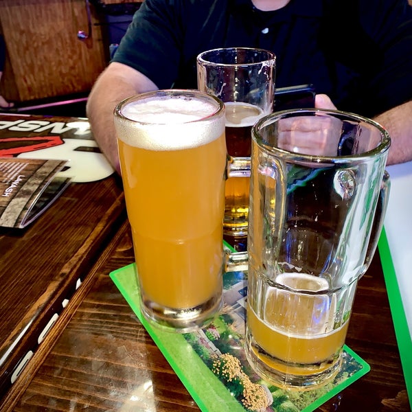 Broken Drum Bar Bar en Grand Forks