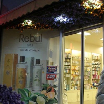 Home to one of the most iconic scents of the city: the Rebul kolonya – cologne water.