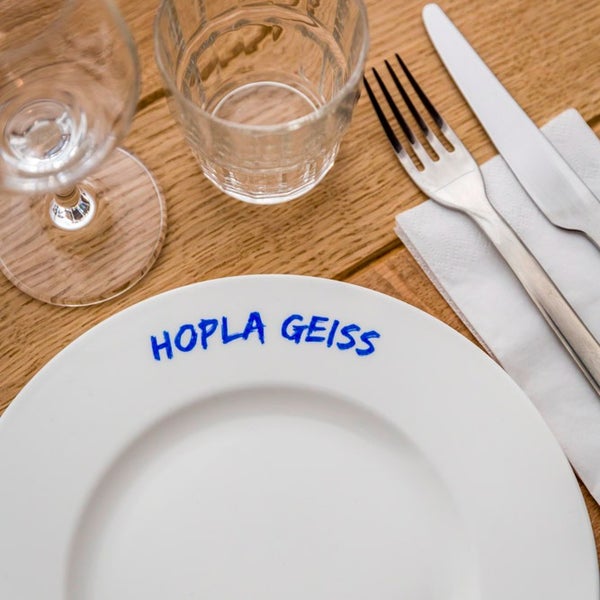 Das Foto wurde bei Hopla Geiss Restaurant von Hopla Geiss Restaurant am 5/5/2017 aufgenommen