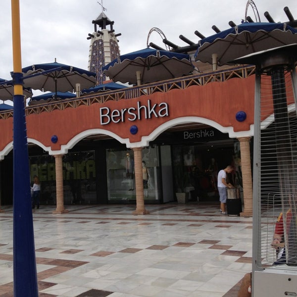 Bershka - Clothing Store