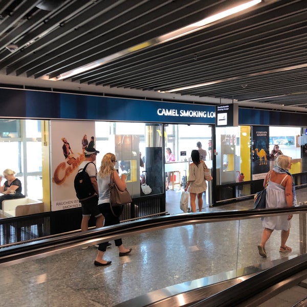 Smoking Area (Raucherbereich) Flughafen Frankfurt am Main, Hessen
