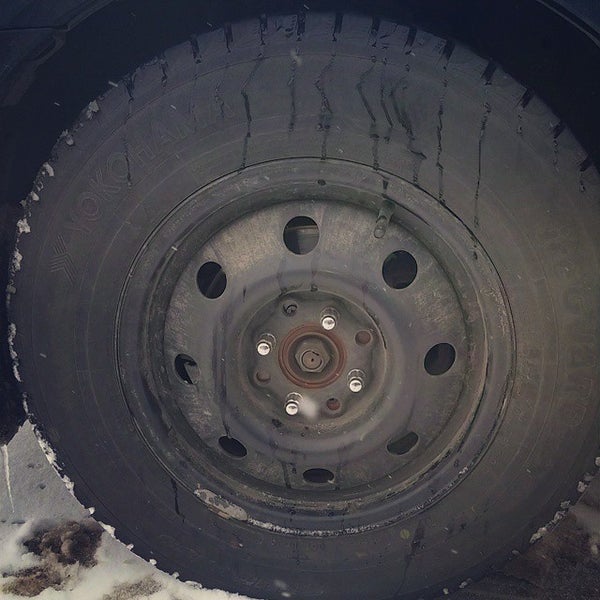 Discount Tire Automotive Repair Shop in Glenwood Grove North Iris