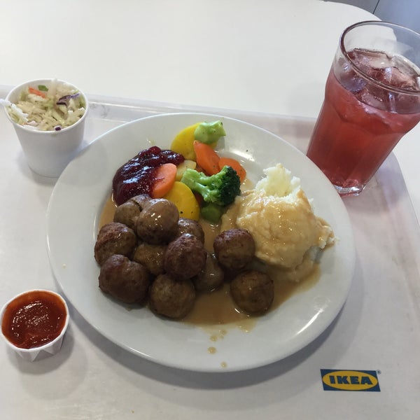 Foto scattata a IKEA Etobicoke da Brandon M. il 8/15/2019