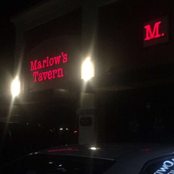 Foto tirada no(a) Marlow&#39;s Tavern por Doris E. em 12/15/2015