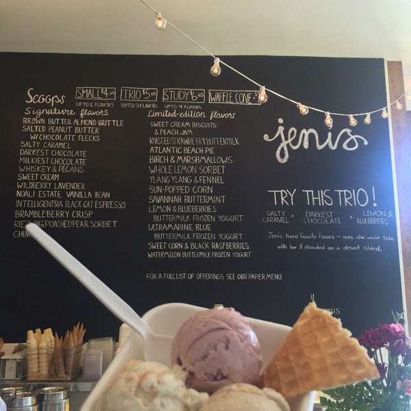 Photo taken at Jeni&#39;s Splendid Ice Creams by cherry on 8/6/2016