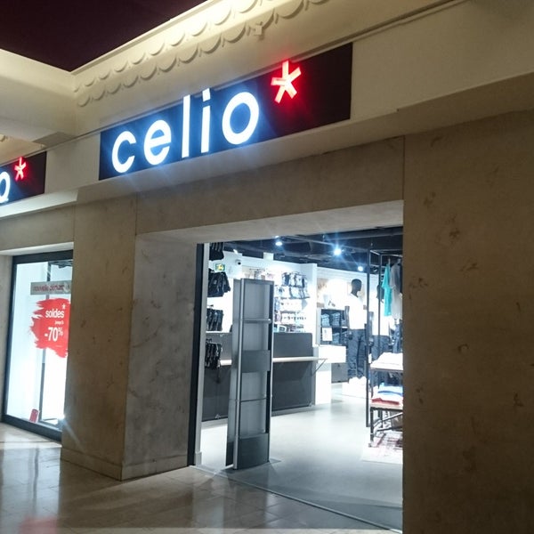 รูปภาพถ่ายที่ Celio โดย GARY 🇫🇷🚅 เมื่อ 7/20/2019