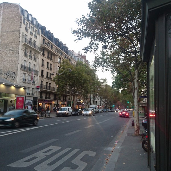Avenue de la MottePicquet Road in Paris