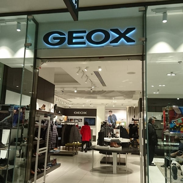 Геокс обувь логотип. Geox бренд. Стельки geox respira. Реклама обуви geox. Geox чей бренд страна.