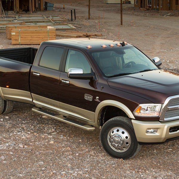 2015 Ram 3500 Heavy Duty wins Gold Hitch Award from The Fast Lane Truck