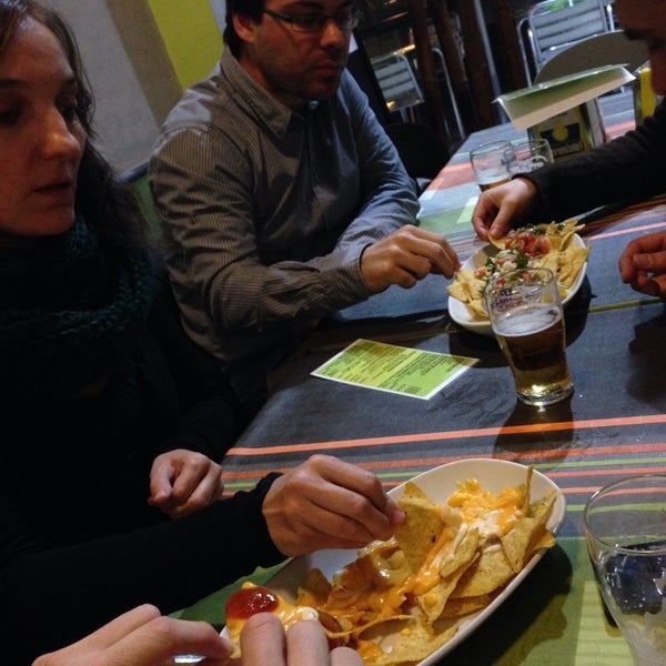 3/27/2014에 Mc E.님이 Café Chapultepec에서 찍은 사진