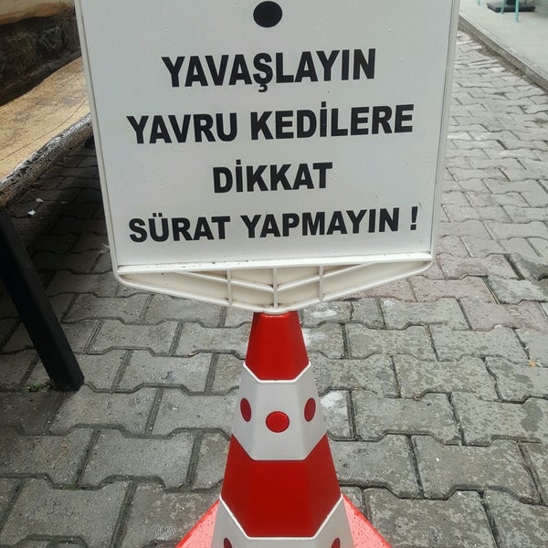 Photo taken at Mahalo Coffee Shop by koray ş. on 9/21/2016