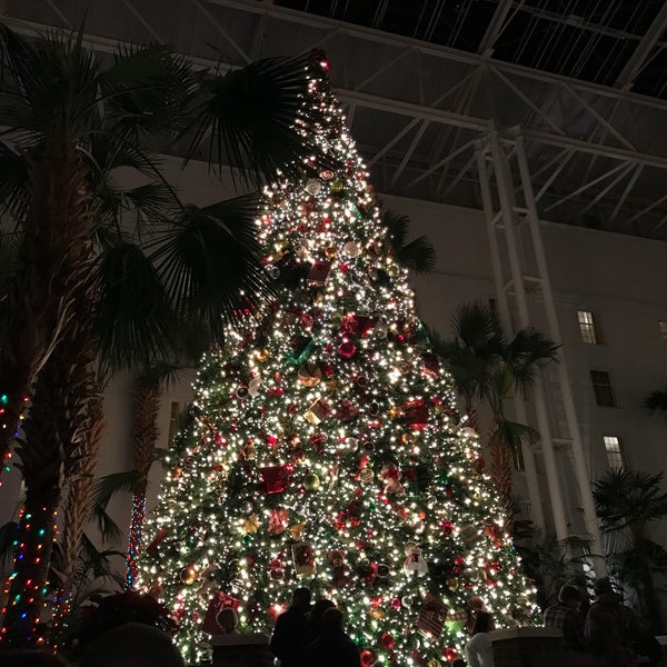 Photo taken at Gaylord Opryland Resort &amp; Convention Center by allison on 12/9/2017