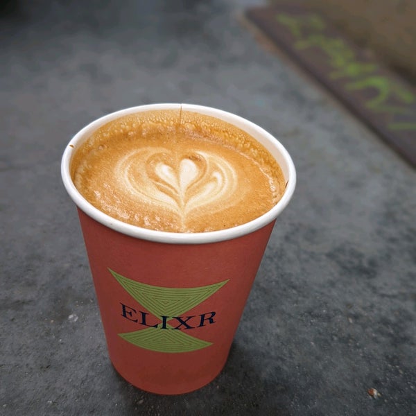 4/19/2022 tarihinde Larry M.ziyaretçi tarafından Elixr Coffee Roasters'de çekilen fotoğraf