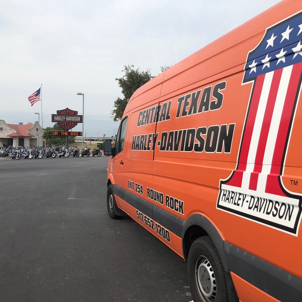 Foto tirada no(a) Central Texas Harley-Davidson por Isaacocho T. em 7/31/2018
