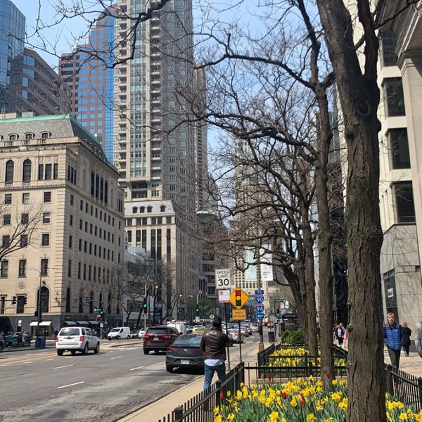 Foto diambil di Chicago Marriott Downtown Magnificent Mile oleh Fatimah pada 5/1/2022