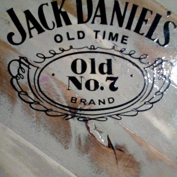 Jack Daniel's, Hamburguesas y Alitas.