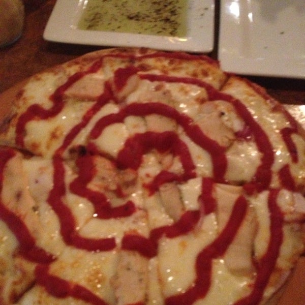 Foto tirada no(a) Old Venice Pizza por Lauren D. em 5/15/2013