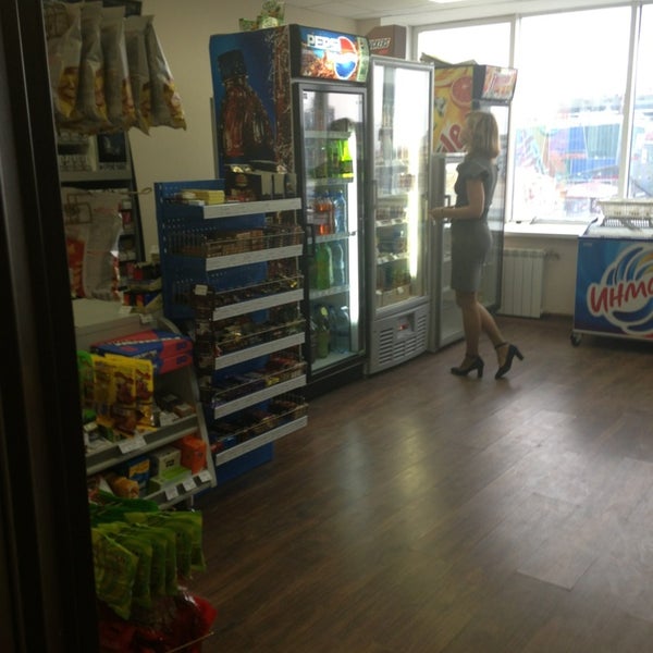 7 minutes. Магазин 7 eleven в америке. 7dak. Умная мойка жулебино. 7 минут магазин.