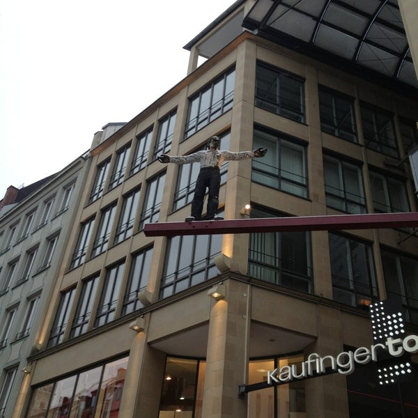 Das Foto wurde bei Kaufingertor Passage München von 🔥Denis E. am 1/12/2013 aufgenommen