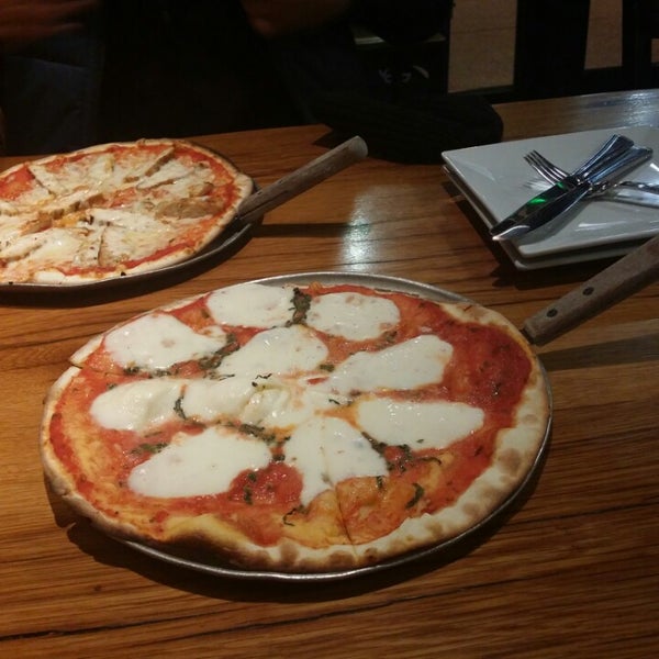 3/12/2014にOmer A. A.がBagby Pizza Co.で撮った写真