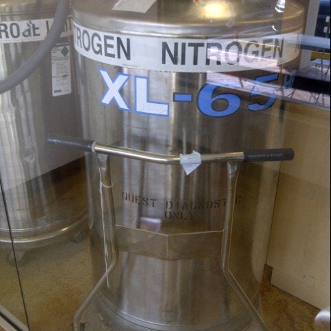 1/21/2013 tarihinde Adriana R.ziyaretçi tarafından ChillN Nitrogen Ice Cream'de çekilen fotoğraf