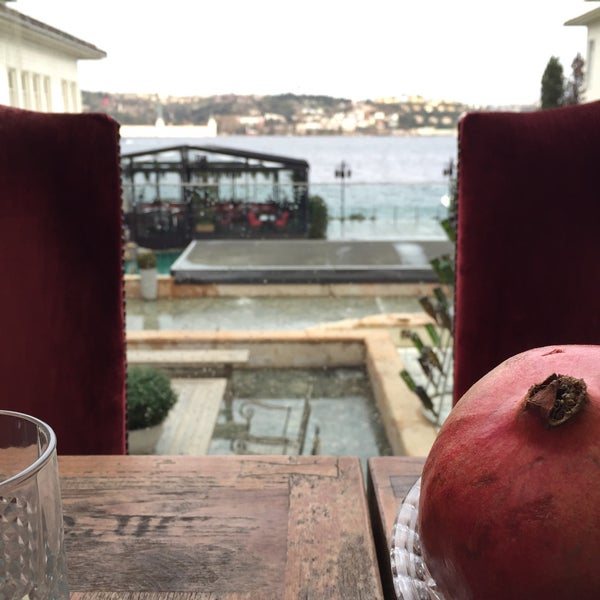 11/28/2015 tarihinde Burcu D.ziyaretçi tarafından Swiss Restaurant'de çekilen fotoğraf