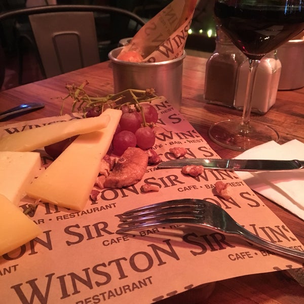 1/10/2017 tarihinde Erhan G.ziyaretçi tarafından The Winston Brasserie'de çekilen fotoğraf