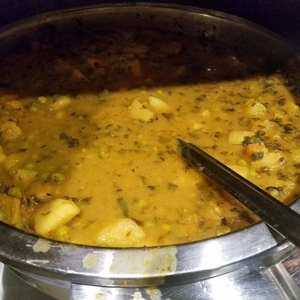 Das Foto wurde bei 2 Darbar Grill Fine Indian Cuisine von Jessica K. am 11/11/2017 aufgenommen