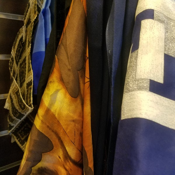 10/22/2018에 Jessica K.님이 Vintage Thrift Shop에서 찍은 사진