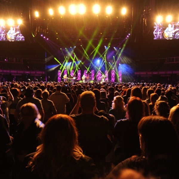 รูปภาพถ่ายที่ Northlands Coliseum โดย Northlands Coliseum เมื่อ 11/30/2013