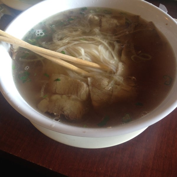 รูปภาพถ่ายที่ Pho Van Vietnamese Cuisine โดย Jessica W. เมื่อ 1/9/2014
