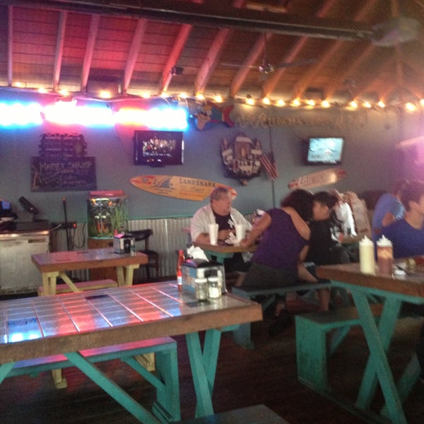 5/5/2013 tarihinde Huy T.ziyaretçi tarafından Beachside Seafood Restaurant &amp; Market'de çekilen fotoğraf