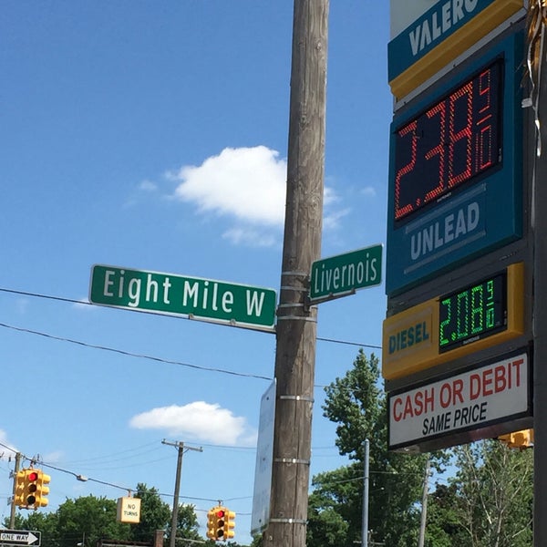 8 Mile Road Livernois Intersection In Detroit