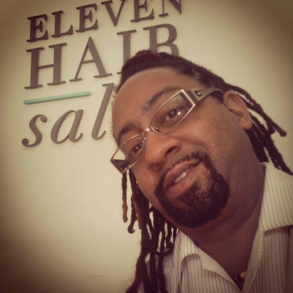 6/16/2015 tarihinde Timothy K.ziyaretçi tarafından Eleven Hair Salon'de çekilen fotoğraf
