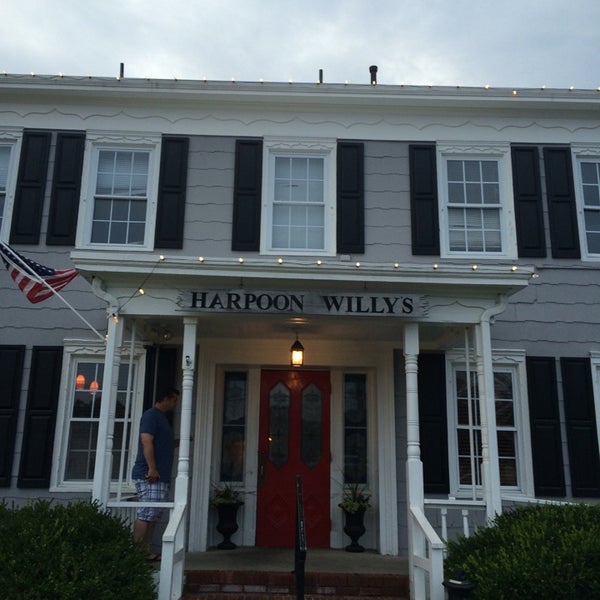 รูปภาพถ่ายที่ Harpoon Willy&#39;s โดย Brian L. เมื่อ 7/14/2014