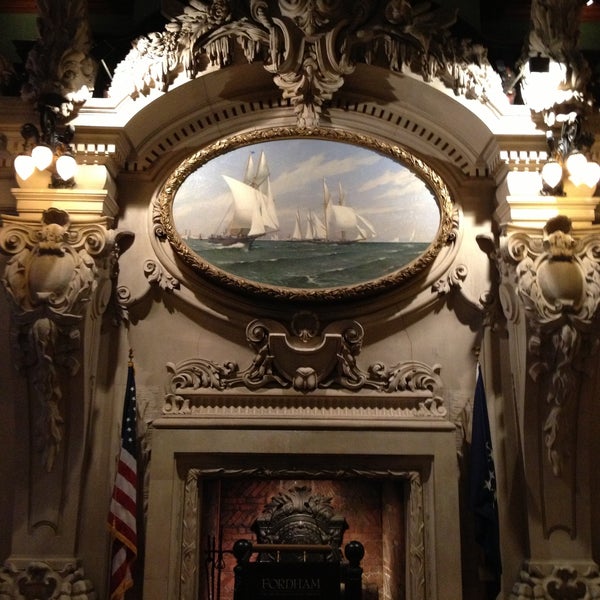 Foto diambil di New York Yacht Club oleh Jake B. pada 4/30/2013