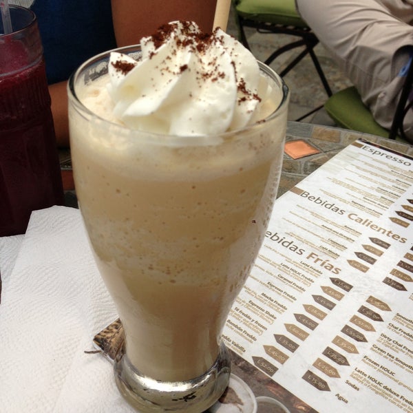 รูปภาพถ่ายที่ CoffeeHolics Espresso Bar โดย Emilia G. เมื่อ 4/28/2013