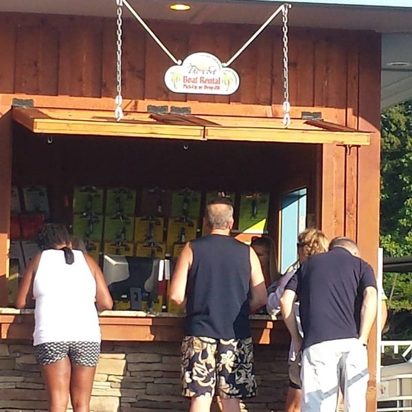 Photo taken at Pelican Pete&#39;s Floating Bar &amp; Grill on Lake Lanier by Joseph B. on 7/30/2016