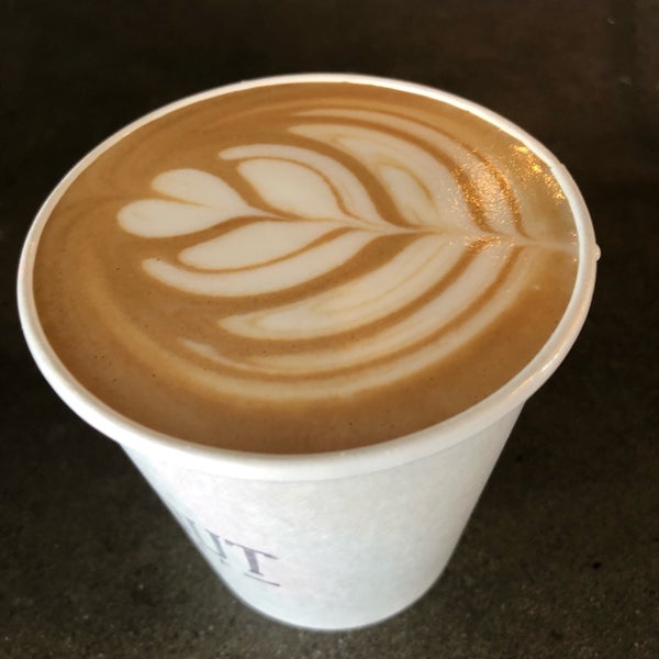 8/20/2019 tarihinde Nikki S.ziyaretçi tarafından Devout Coffee'de çekilen fotoğraf