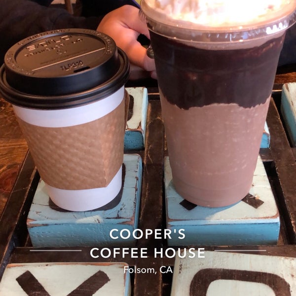 Foto tirada no(a) Cooper&#39;s Coffee House por Nikki S. em 1/5/2019
