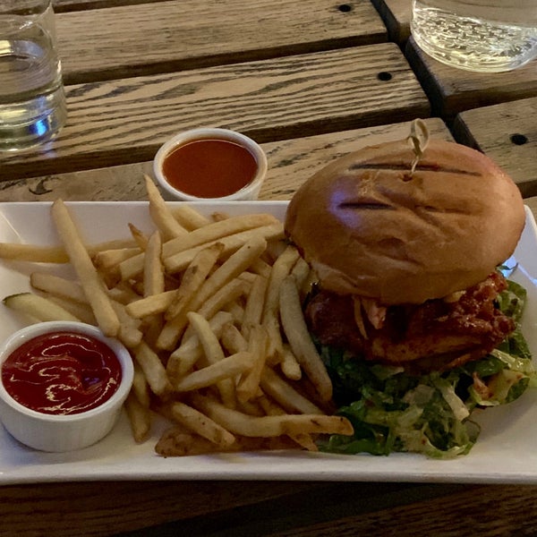 Das Foto wurde bei SP² Communal Bar + Restaurant von Peyton H. am 4/7/2019 aufgenommen