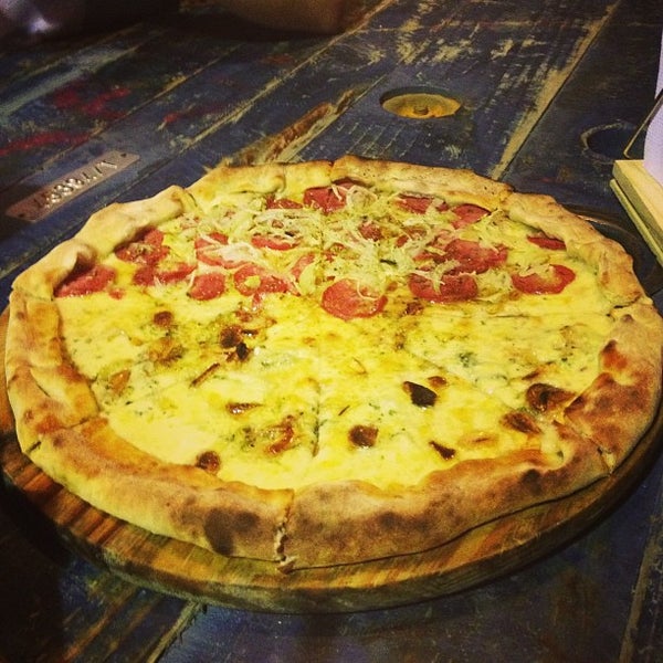 4/19/2013にCamila L.がPizzaria La Carmelitaで撮った写真