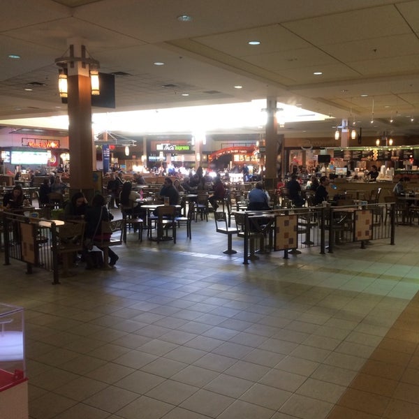 Sport Chek Sevenoaks Shopping Centre Abbotsford, BC'da fotoğraflar