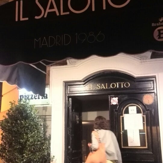 รูปภาพถ่ายที่ Il Salotto โดย JoseLuisVantare เมื่อ 9/13/2013